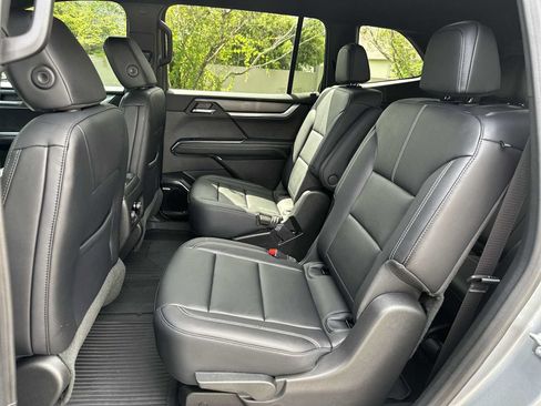 Certified 2026 GMC Acadia Elevation w/ Black Edition AWD/4WD image 17
