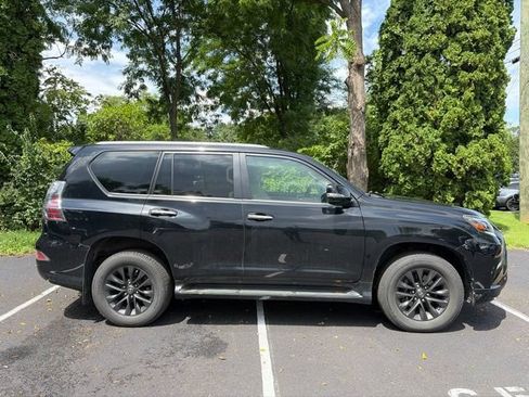 Used 2021 Lexus GX 460 Premium w/ Premium Package AWD/4WD image 2