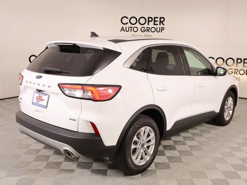 Used 2022 Ford Escape SE FWD image 19