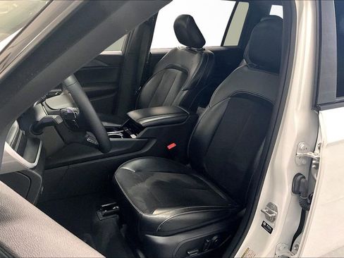 Used 2023 Jeep Grand Cherokee L Altitude image 21