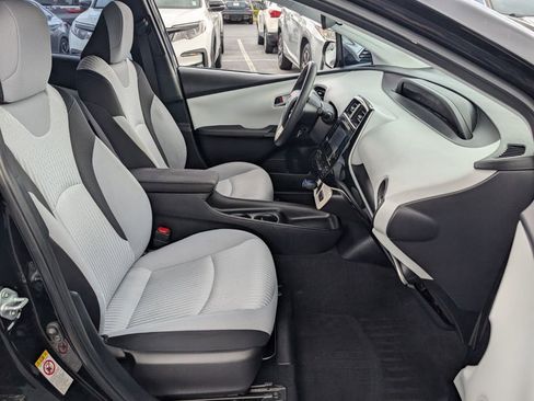 Used 2018 Toyota Prius One image 20