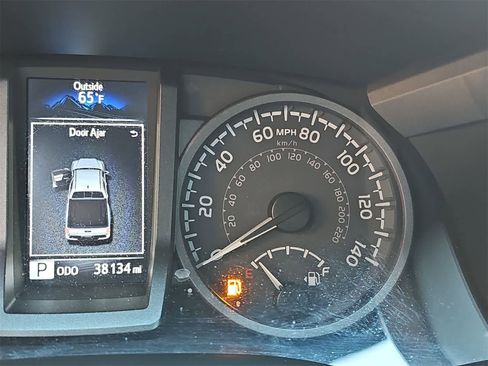 Used 2023 Toyota Tacoma TRD Off-Road image 22