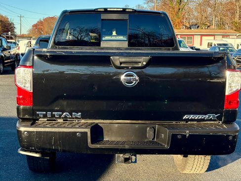 Used 2018 Nissan Titan PRO-4X w/ Pro-4x Convenience Package image 7
