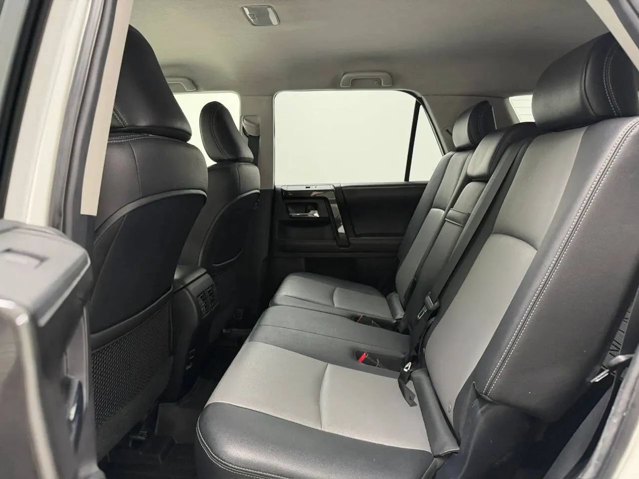 Used 2016 Toyota 4Runner SR5 Premium AWD/4WD image 16