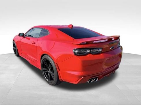 Used 2020 Chevrolet Camaro SS RWD image 4