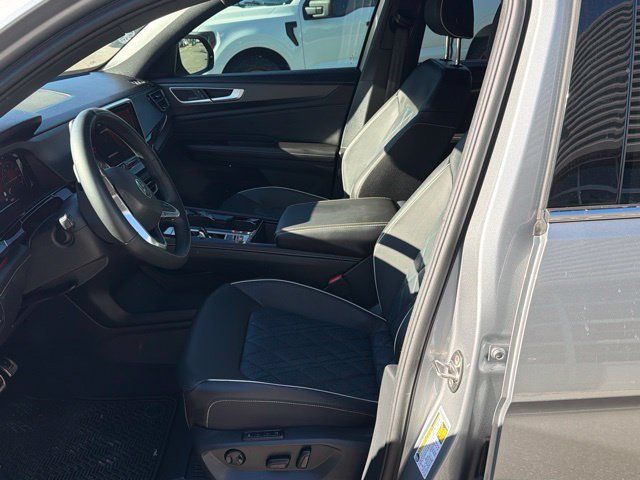 Used 2026 Volkswagen Atlas Cross Sport SEL Premium R-Line AWD/4WD image 18