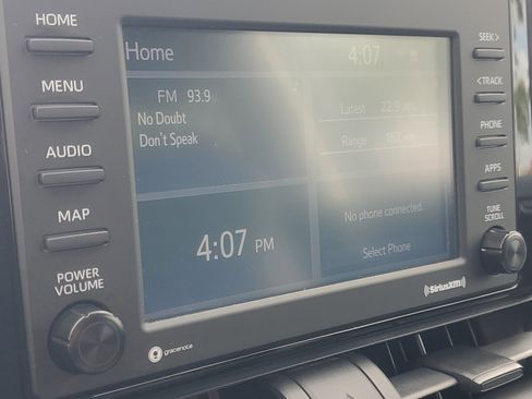 Used 2021 Toyota RAV4 LE FWD image 26