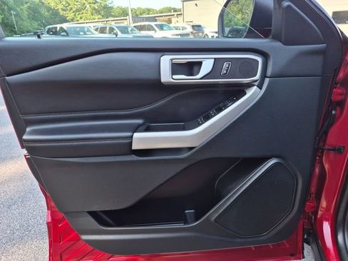 Used 2023 Ford Explorer XLT w/ Equipment Group 202A RWD image 10