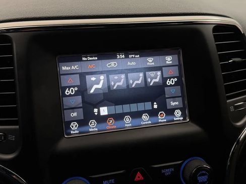 Used 2021 Jeep Grand Cherokee Laredo AWD/4WD image 15