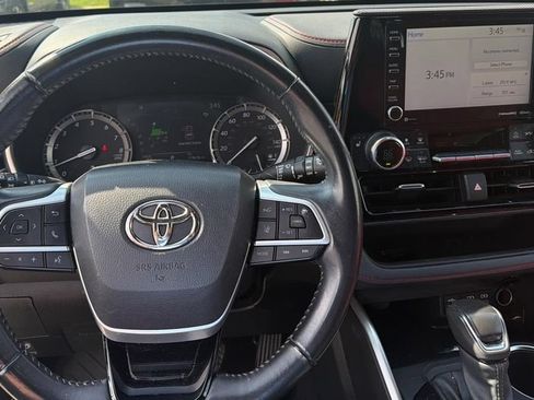 Used 2022 Toyota Highlander XSE AWD/4WD image 11