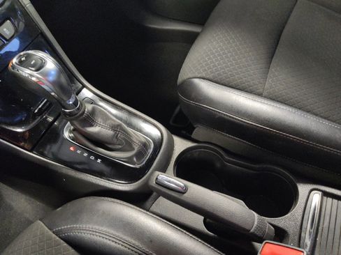 Used 2020 Buick Encore Preferred FWD image 26