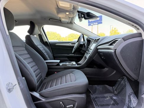 Used 2019 Ford Fusion SE image 20