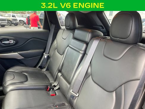 Used 2017 Jeep Cherokee Limited AWD/4WD image 9