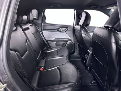 Used 2024 Jeep Compass Latitude image 28