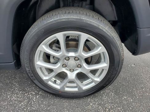 Used 2023 Jeep Compass Latitude AWD/4WD image 28