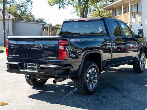 Used 2024 Chevrolet Silverado 2500 Custom w/ Custom Convenience Package image 6