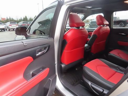 Used 2023 Toyota Highlander XSE image 20