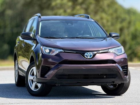 Used 2018 Toyota RAV4 LE w/ All Weather Liner Package FWD image 4
