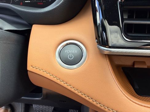 New 2026 Toyota Highlander Platinum image 28