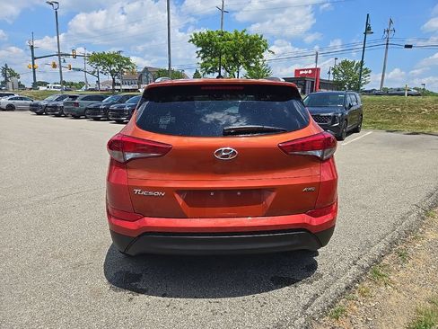 Used 2017 Hyundai Tucson SE w/ SE Popular Package 02 AWD/4WD image 4