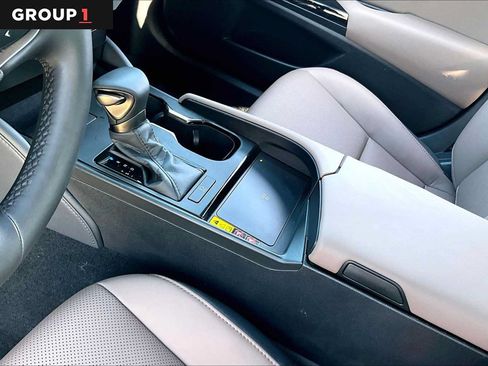 Used 2025 Lexus ES 350 w/ Premium Package FWD image 14