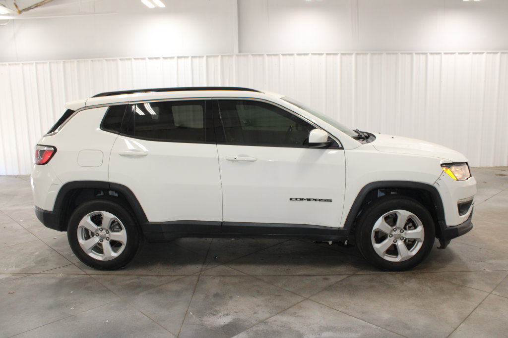 Used 2020 Jeep Compass Latitude w/ Popular Equipment Group AWD/4WD image 11