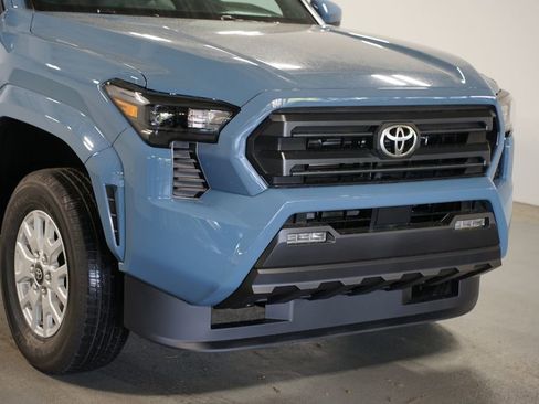 New 2026 Toyota Tacoma SR5 AWD/4WD image 4