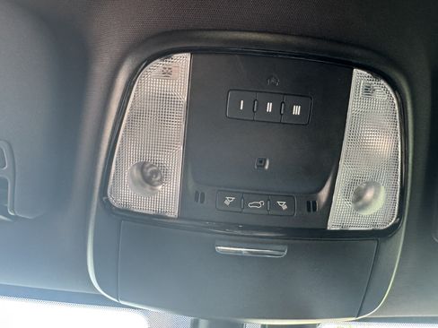 Used 2025 Dodge Durango R/T w/ Blacktop Package AWD/4WD image 28
