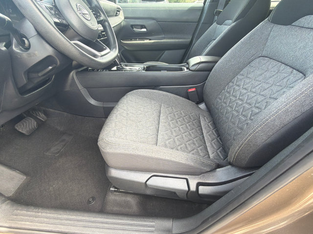 Certified 2026 Nissan Kicks SV FWD image 9