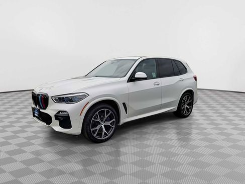 Used 2020 BMW X5 M50i w/ Executive Package image 4