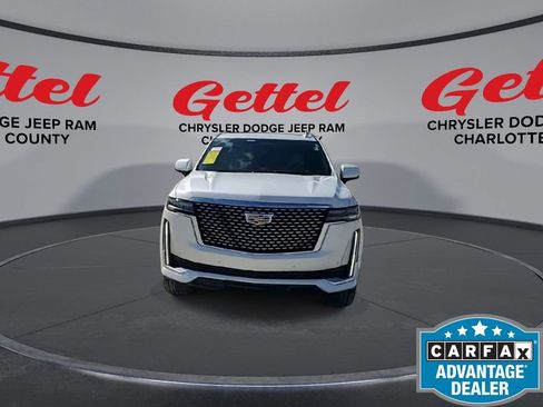 Used 2024 Cadillac Escalade Premium Luxury w/ Performance Package image 3