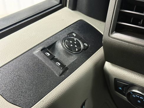 Used 2019 Ford F550 4x4 Regular Cab Super Duty image 22