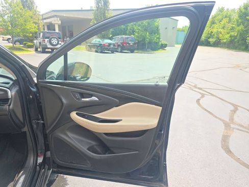 Used 2019 Buick Envision Preferred AWD/4WD image 31