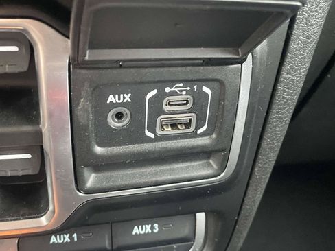 Used 2026 Jeep Wrangler Unlimited Rubicon AWD/4WD image 22