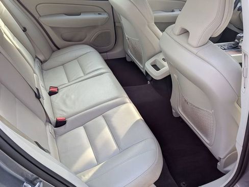 Used 2021 Volvo S60 T6 Momentum image 26