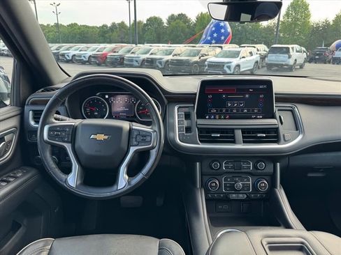 Used 2021 Chevrolet Tahoe Premier w/ Premium Package RWD image 16