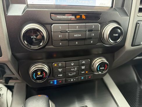 Used 2019 Ford F150 Raptor w/ Equipment Group 802A Luxury AWD/4WD image 17