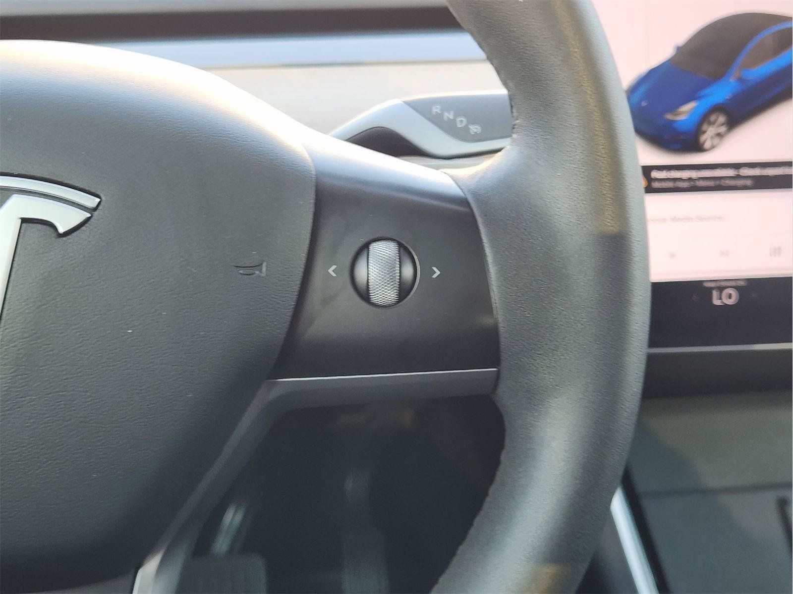 Used 2021 Tesla Model Y Long Range AWD/4WD image 28