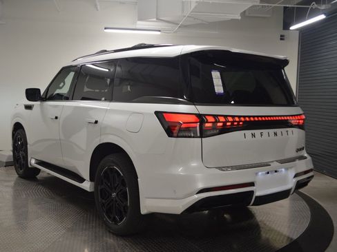 New 2026 INFINITI QX80 4WD image 3