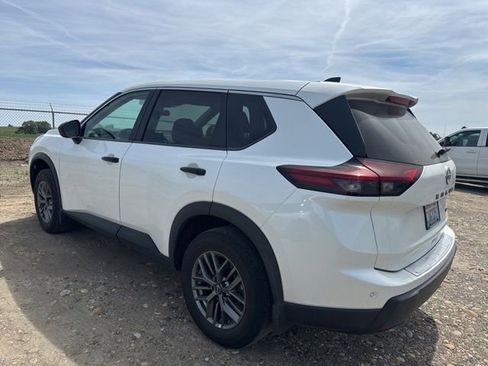 Used 2024 Nissan Rogue S AWD/4WD image 5