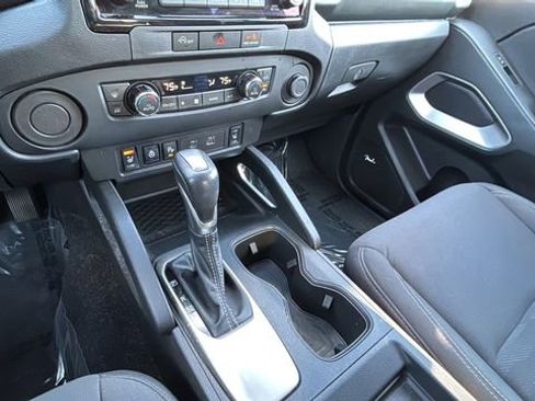 Used 2024 Nissan Frontier SV w/ SV Convenience Package image 14