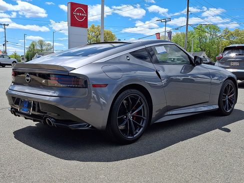 Used 2024 Nissan Z Performance w/ Floor Mat Package RWD image 4