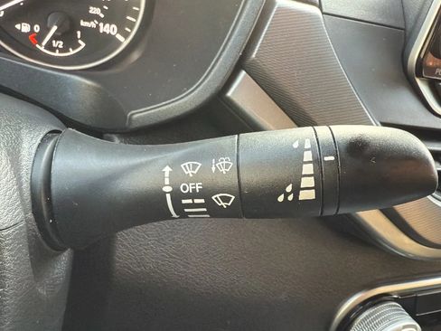 Used 2025 Nissan Altima 2.5 SR image 13