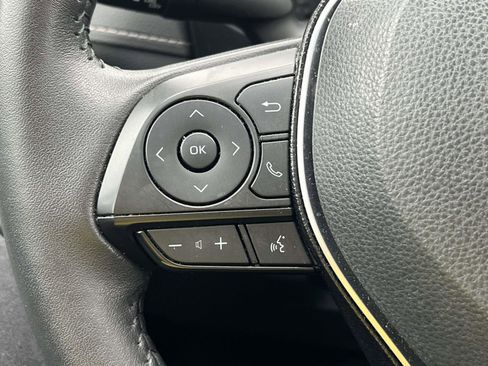 Used 2020 Toyota RAV4 XLE Premium image 23