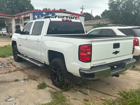 Used 2018 Chevrolet Silverado 1500 LT w/ Texas Edition RWD image 2