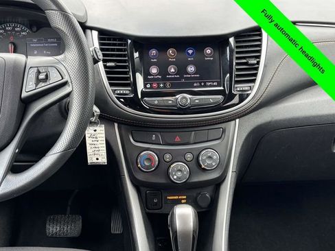 Used 2021 Chevrolet Trax LT AWD/4WD image 25