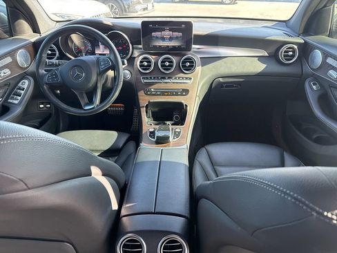 Used 2019 Mercedes-Benz GLC 350e 4MATIC image 7