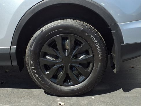 Used 2018 Toyota RAV4 LE w/ All Weather Liner Package FWD image 5