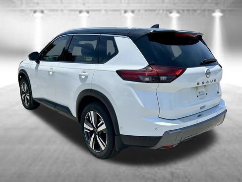 Certified 2024 Nissan Rogue SL w/ SL Premium Package FWD image 9