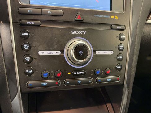 Used 2019 Ford Explorer Limited w/ Class III Trailer Tow Package image 18